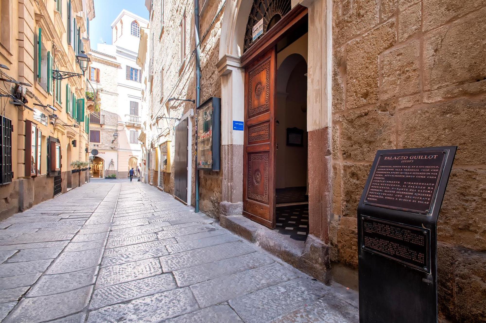 Casa Maria - Apartment In The Old Town Of アルゲーロ エクステリア 写真